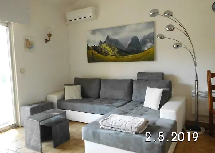 La Garonnette - 150m De La Apartman *